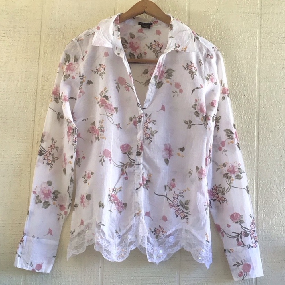 Vintage White Floral Button-Front Blouse with Pink Roses